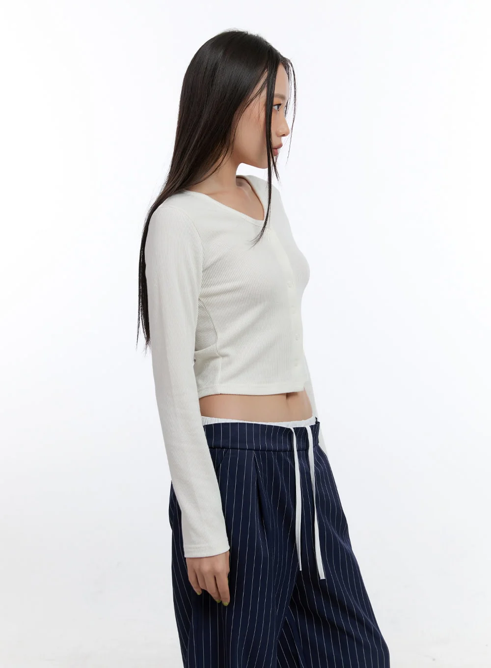 V-Neck Buttoned Crop Cardigan CO431 - Image 5