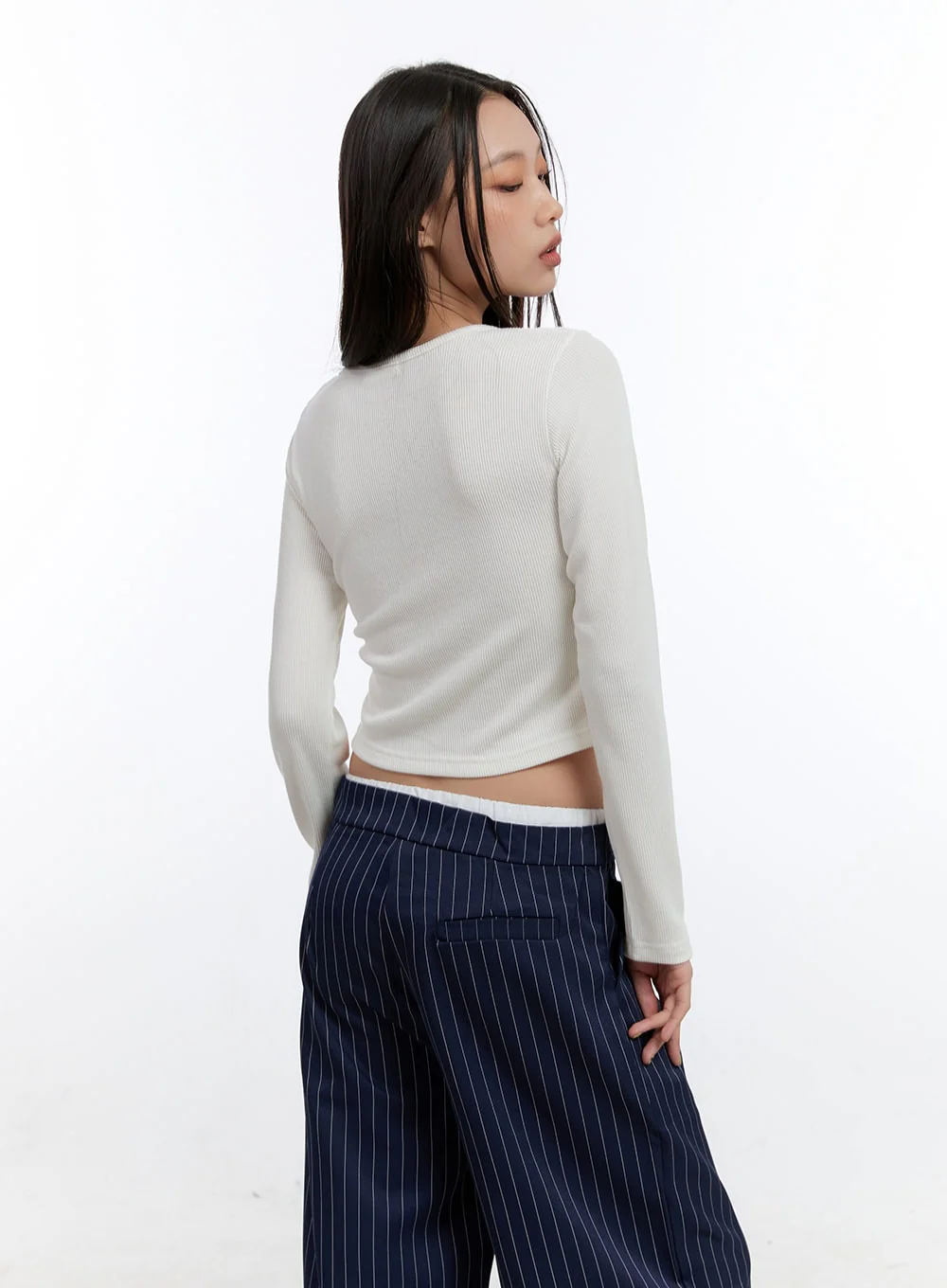 V-Neck Buttoned Crop Cardigan CO431 - Image 6