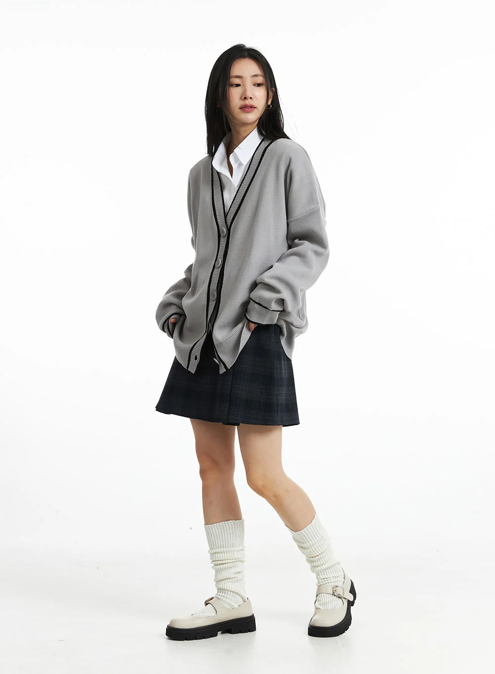 V-Neck Loose Fit Long Sleeve Cardigan OO323 - Image 4