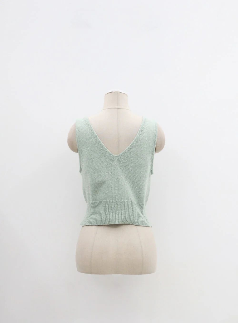 V-Neck Simple Vest IM316 - Image 13