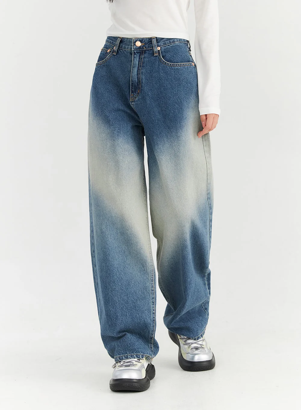 Washed Blue Wide Jeans CN307 - Image 4