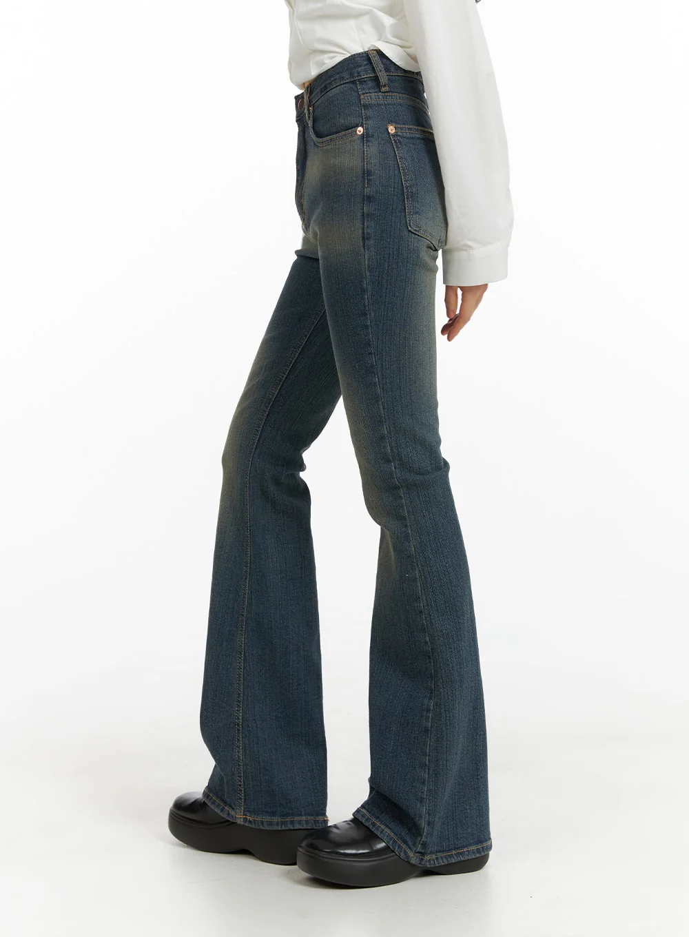 Washed Flared Jeans CM413 - Image 3