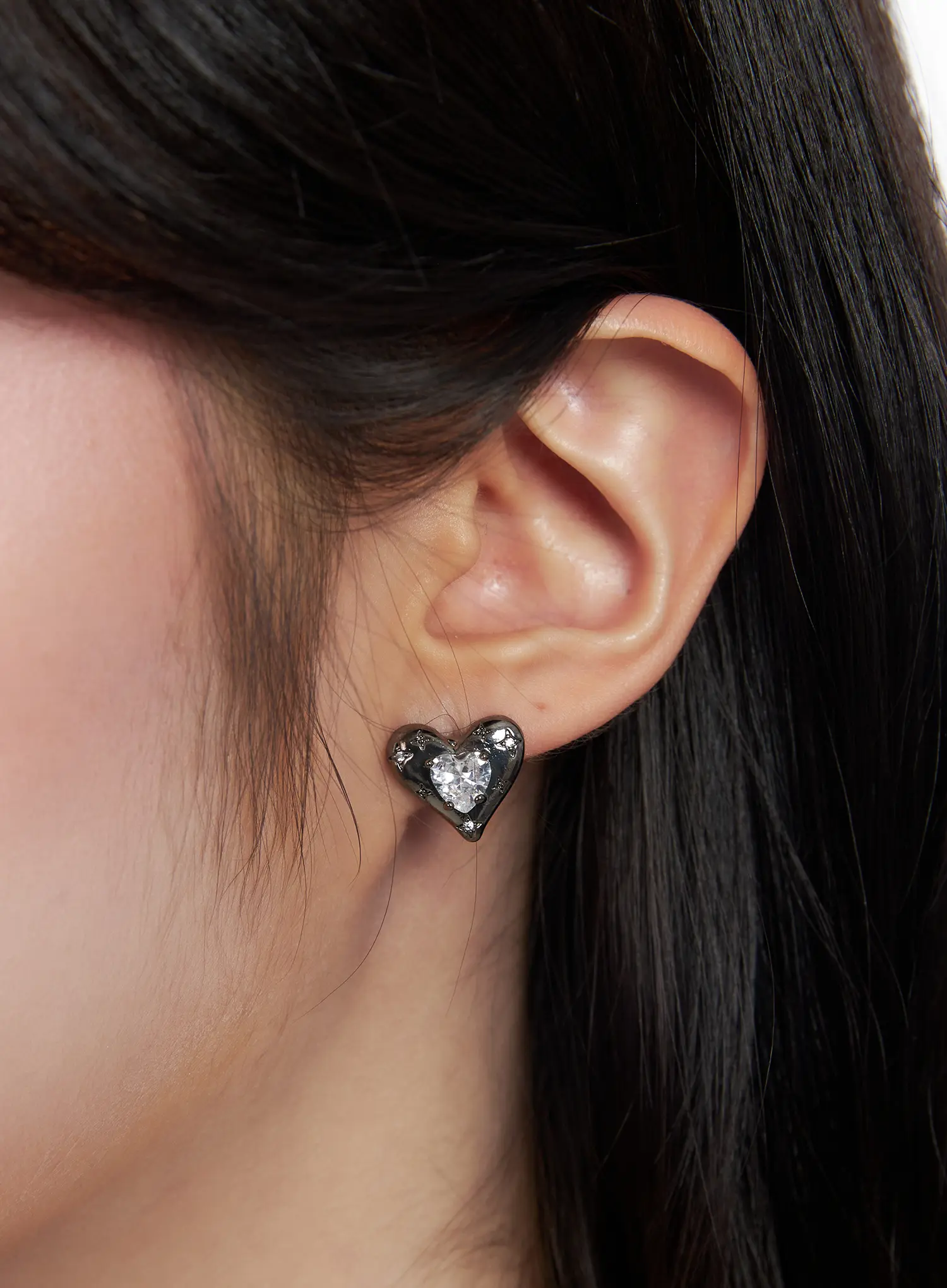 White Heart Earrings CJ523
