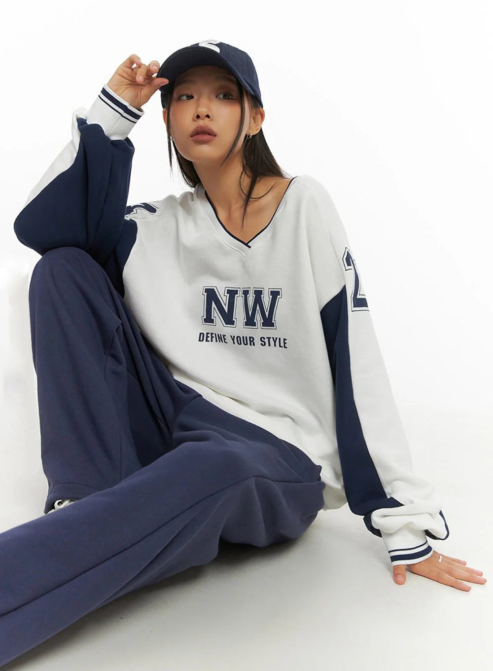 White V-Neck Jersey Sweatshirt IO409 - Image 10