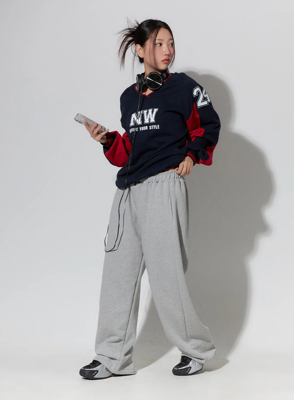 White V-Neck Jersey Sweatshirt IO409 - Image 15
