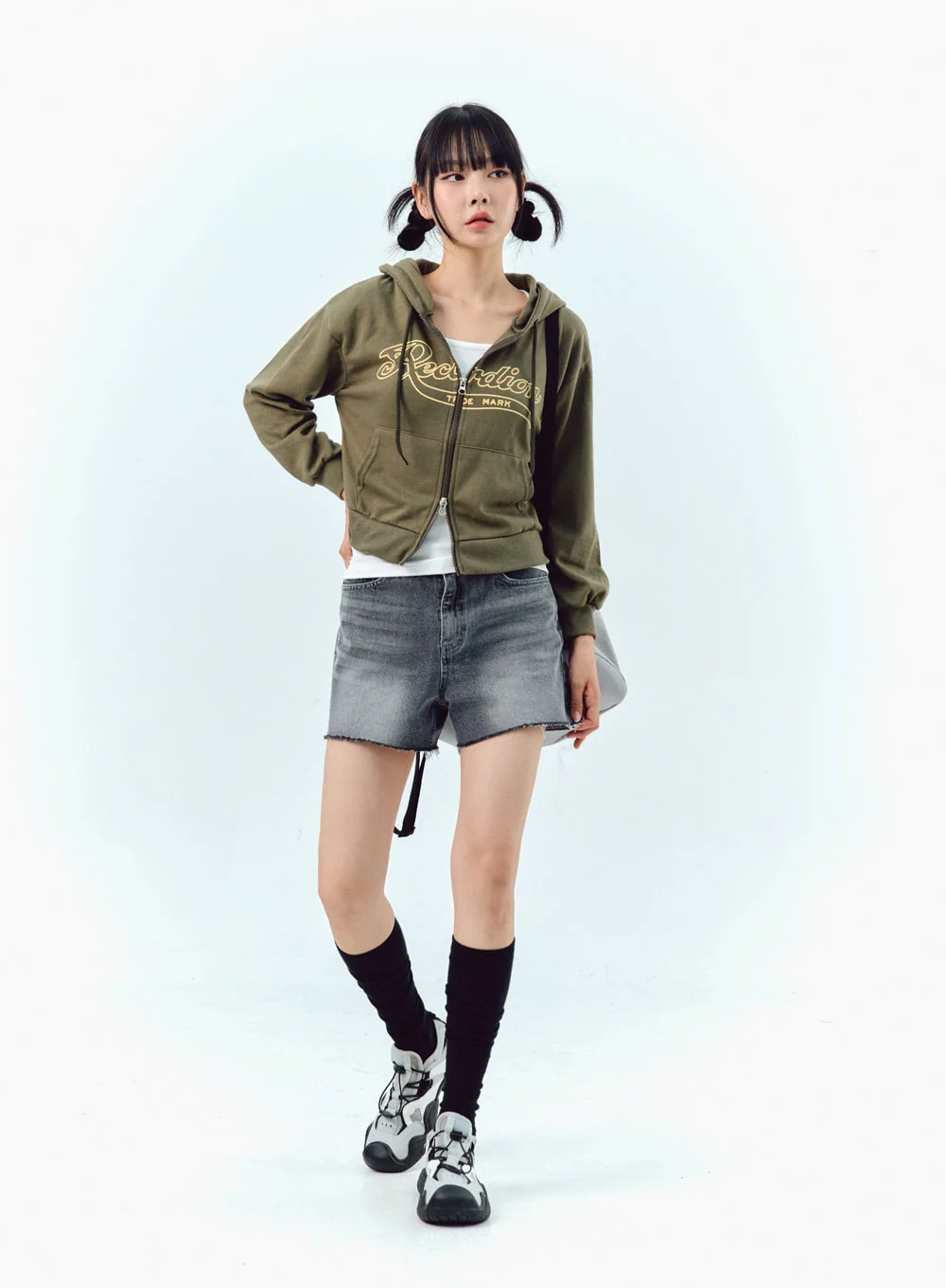 Wide Denim Shorts IG304 - Image 3