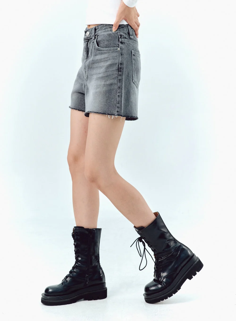 Wide Denim Shorts IG304 - Image 4