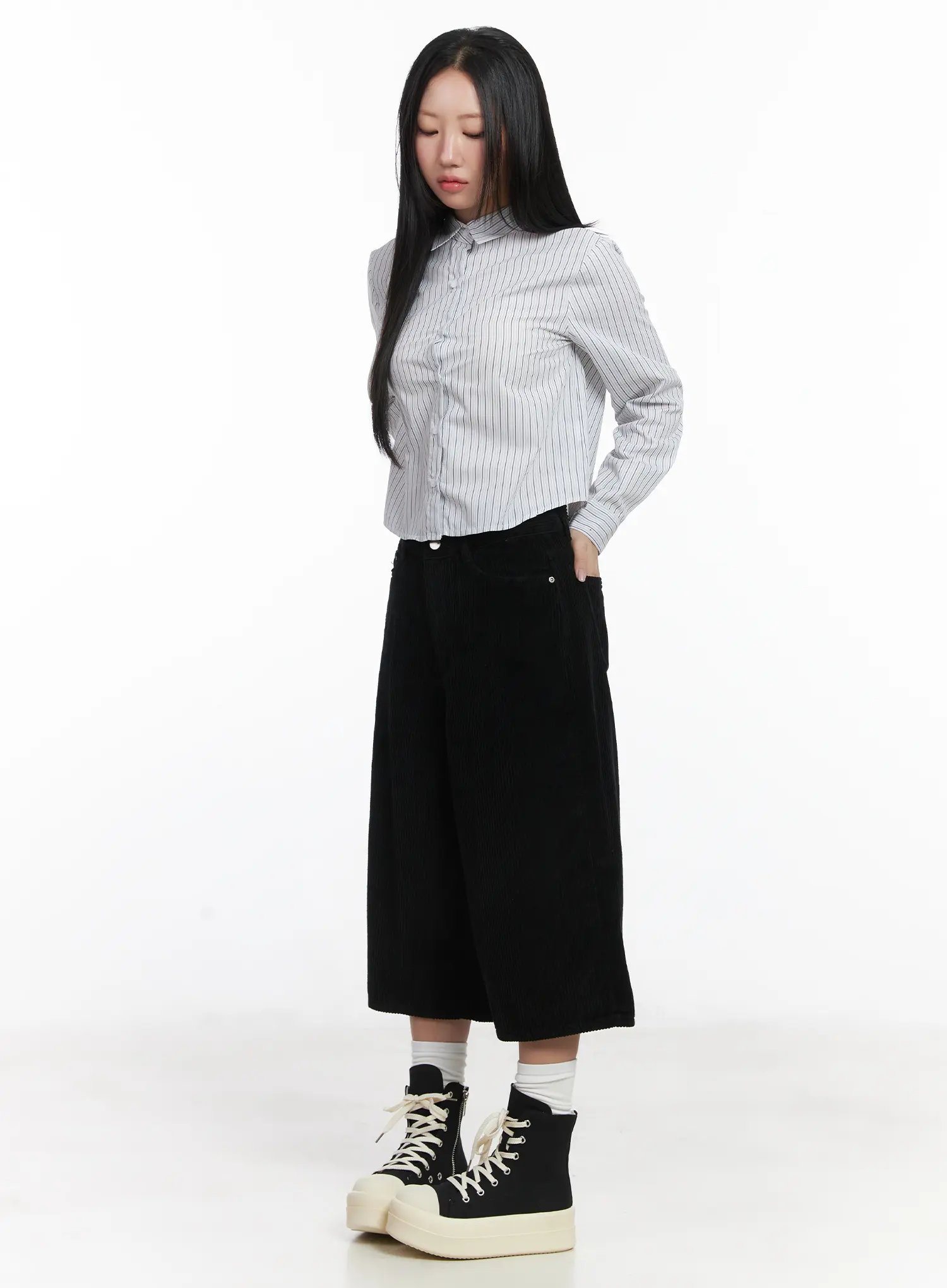 Wide Leg Bermuda Shorts CD529 - Image 3
