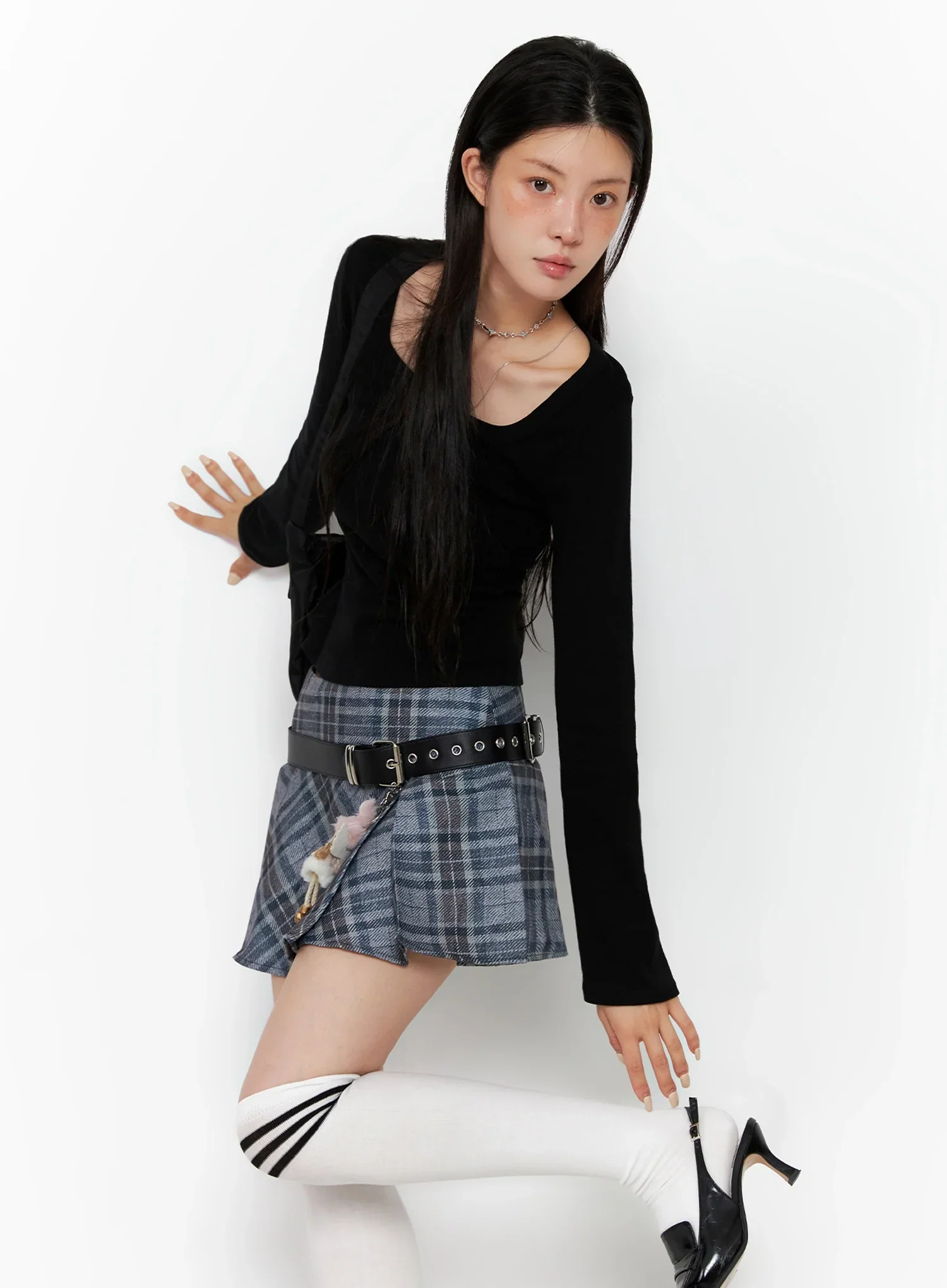 Wide Neck Fitted Long Sleeve Top IS508