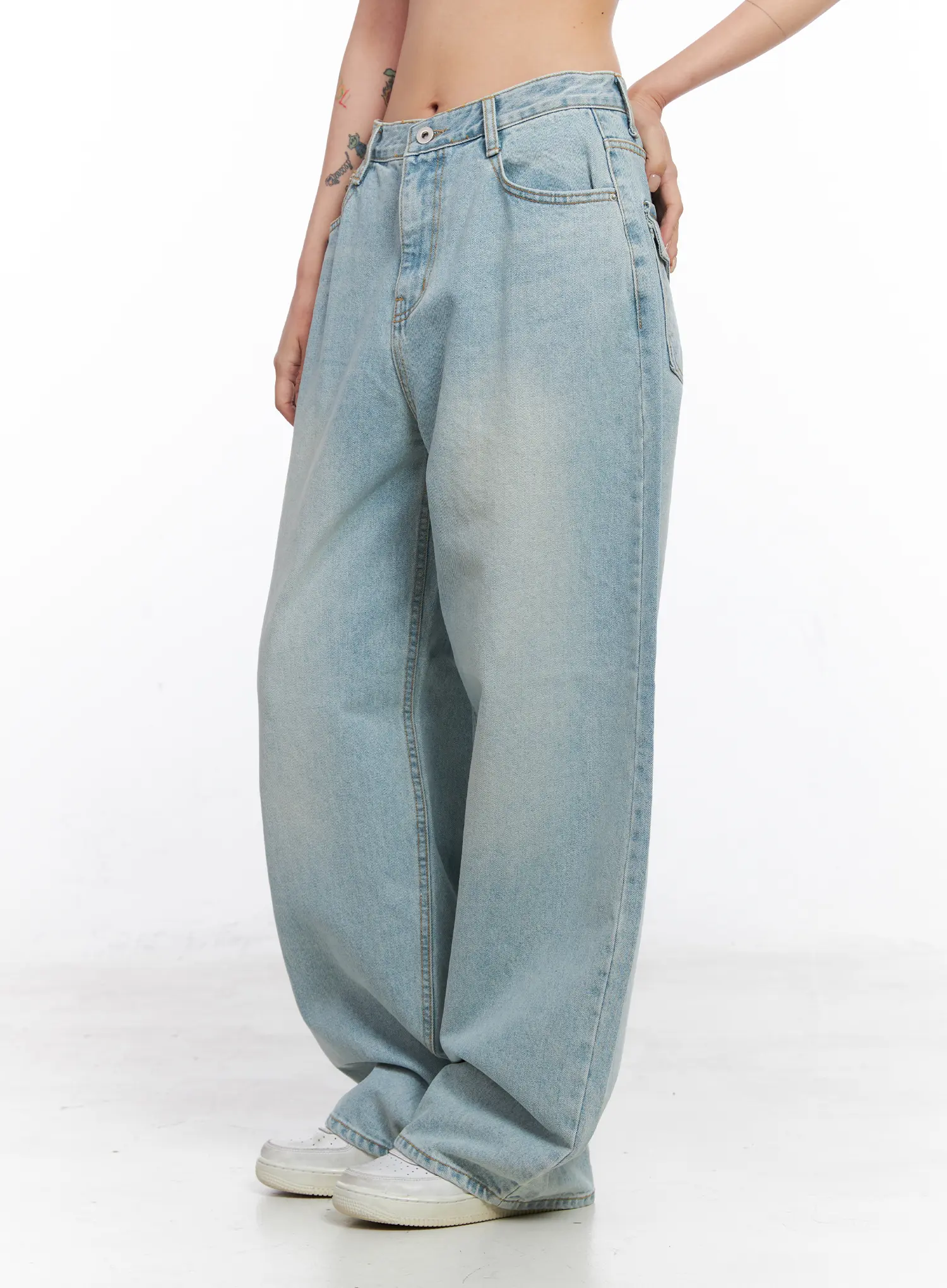 Zizi Wide-Leg Jeans CO508 - Image 3